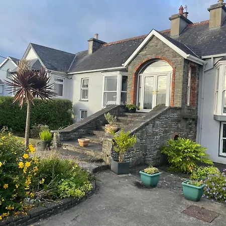 Feriehus Beachfront Escape In The Heart Of Kilkee